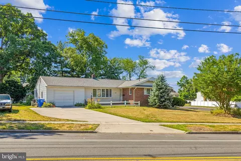 101 Villinger Ave, Cinnaminson, NJ 08077