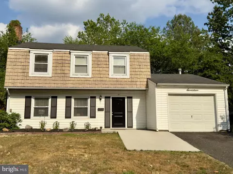 17 Trinity Turn Turn, Willingboro, NJ 08046