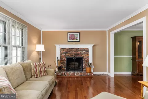 Living - 131 Windmoor Rd, Delran, NJ 08075 photo 2 of 2