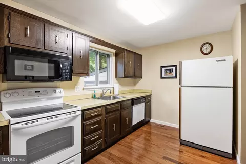 Kitchen - 131 Windmoor Rd, Delran, NJ 08075 photo 2 of 3