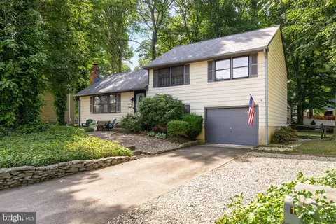 131 Windmoor Rd, Delran, NJ 08075
