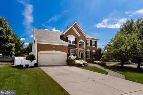 4 Chateau Cir, Marlton, NJ 08053