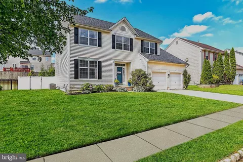 20 Brentwood Dr, Burlington, NJ 08016