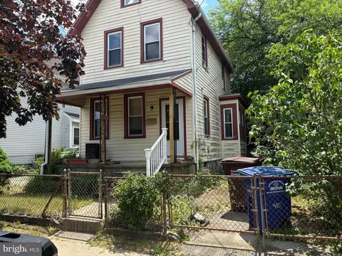 410 Taylor St, Riverside, NJ 08075