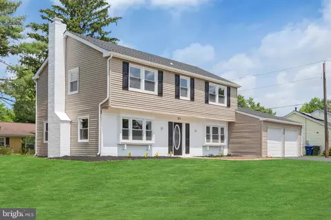 89 Executive Ln, Willingboro, NJ 08046