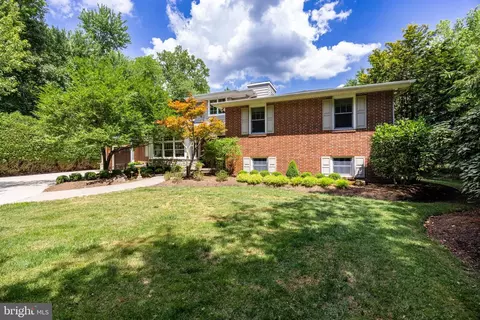 528 N Elmwood Rd, Marlton, NJ 08053