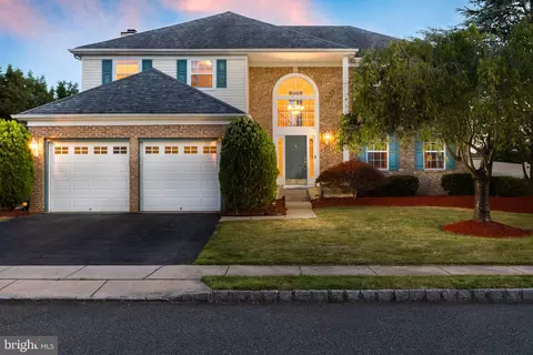 48 Foxchase Dr, Burlington, NJ 08016