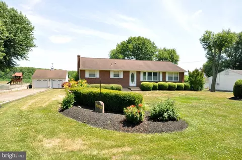 2068 Old York Rd, Burlington, NJ 08016