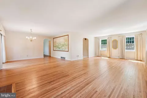Living - 1 Wayne Dr, Cinnaminson, NJ 08077 photo 4 of 8