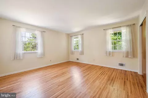 Bedroom - 1 Wayne Dr, Cinnaminson, NJ 08077 photo 3 of 3