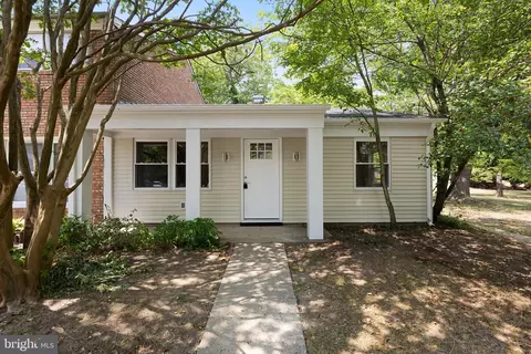 13 Radnor Ct, Willingboro, NJ 08046