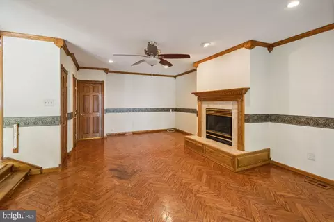 Living - 307 Valley Forge Rd, Cinnaminson, NJ 08077 photo 2 of 2