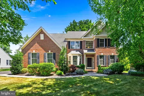 19 Castleton Ln, Moorestown, NJ 08057