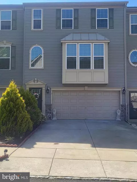 7 Bishop Ln, Mount Holly, NJ 08060