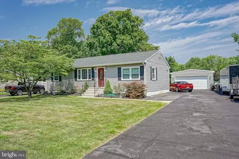 106 Sunset Rd, Burlington, NJ 08016
