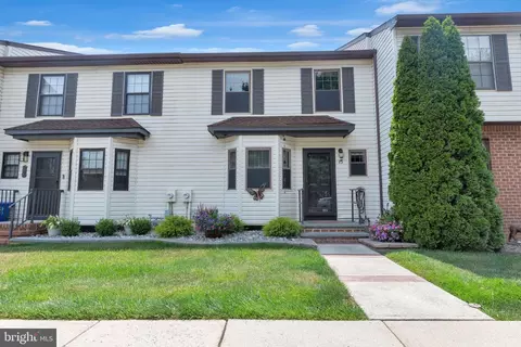 15 Bordenshire Dr, Bordentown, NJ 08505