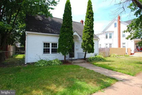 244 W Front St, Florence, NJ 08518