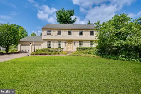 8 School House, Medford, NJ 08055