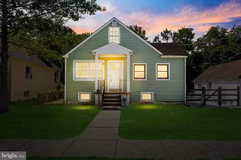 8 Fairfax Dr, Cinnaminson, NJ 08077