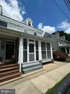 16 Chestnut St, Lumberton, NJ 08048