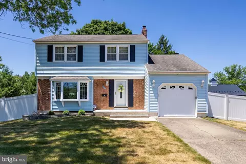 607 Pomona Rd, Cinnaminson, NJ 08077