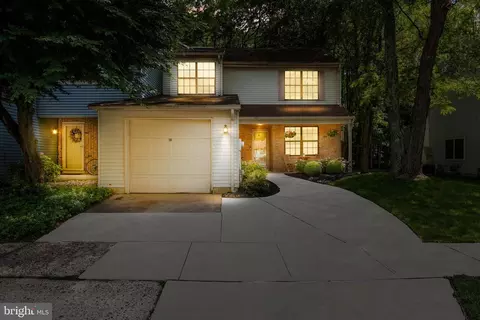 18 Stanwood Ct, Medford, NJ 08055