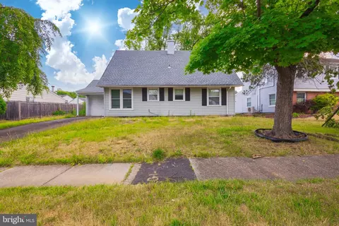 21 Buckeye Ln, Willingboro, NJ 08046