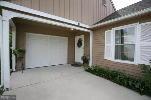11 Marlborough Dr, Southampton, NJ 08088