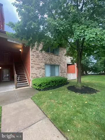 3019 B Greenwood Ct, Mount Laurel, NJ 08054