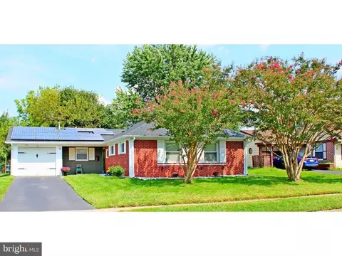 25 Pond Ln, Willingboro, NJ 08046