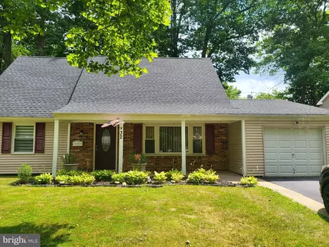 32 Essex Ln, Willingboro, NJ 08046