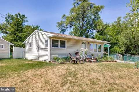 548 Windsor Ave, Maple Shade, NJ 08052
