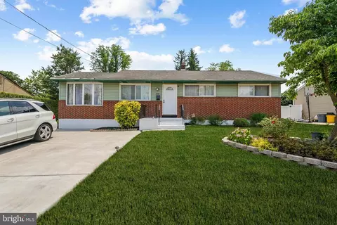 202 S Garden Blvd, Edgewater Park, NJ 08010