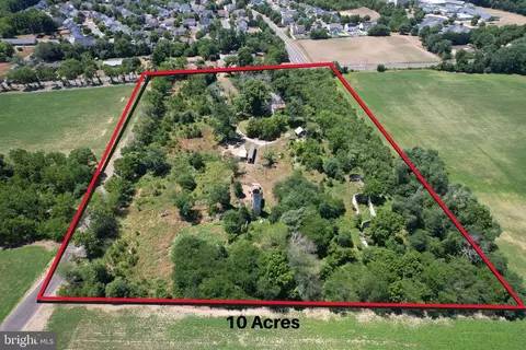 692 Eayrestown Rd, Lumberton, NJ 08048