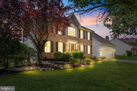 12 Kirkwood Dr, Mount Laurel, NJ 08054