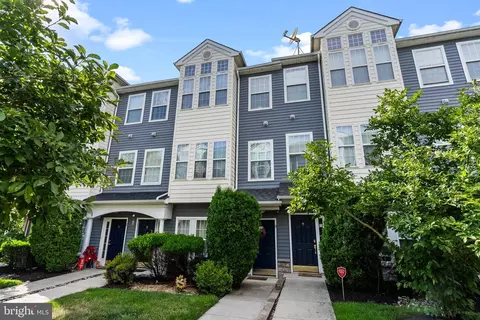 8 Swan Ct, Delanco, NJ 08075