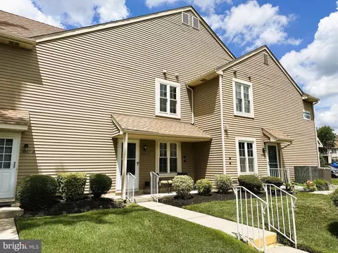 1006 A Scotswood Ct, Mount Laurel, NJ 08054