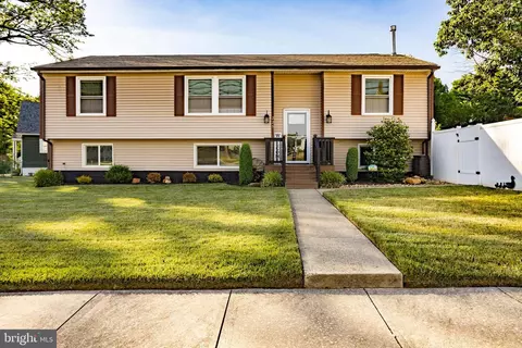 225 Fourth St, Fieldsboro, NJ 08505