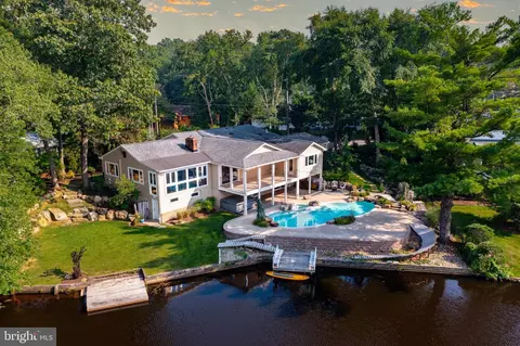 164 S Lakeside Dr E, Medford, NJ 08055