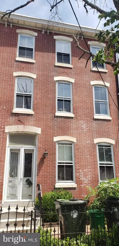 319 E Union St, Burlington, NJ 08016