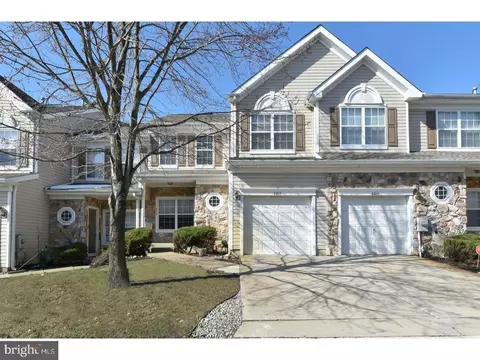 8205 Normandy Dr, Mount Laurel, NJ 08054