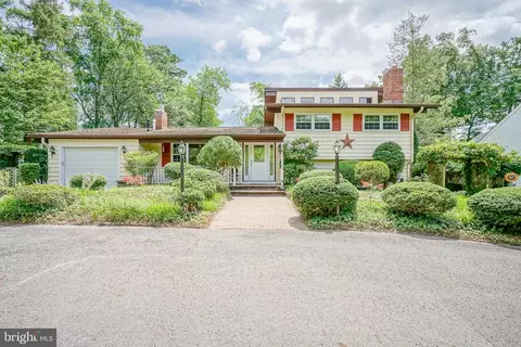 21 Holly Dr, Medford, NJ 08055