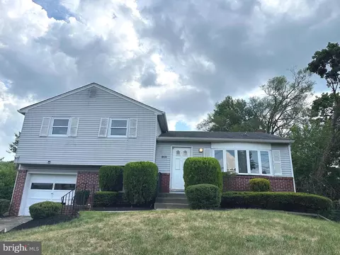 912 Woodlane Rd, Mount Holly, NJ 08060