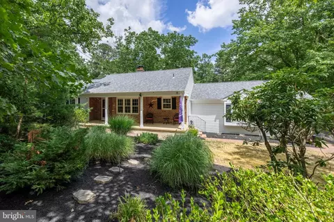 3 Village Ct, Medford, NJ 08055