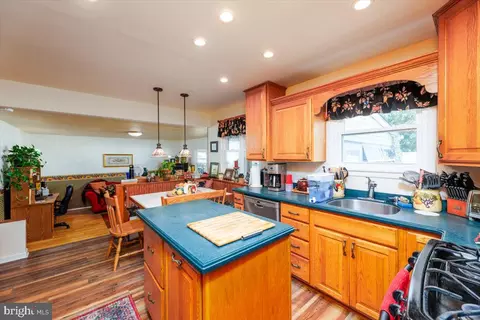 Kitchen - 45 Champlain Rd, Marlton, NJ 08053 photo 2 of 2