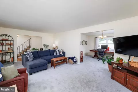 Entry Way - 45 Champlain Rd, Marlton, NJ 08053 photo 1 of 1