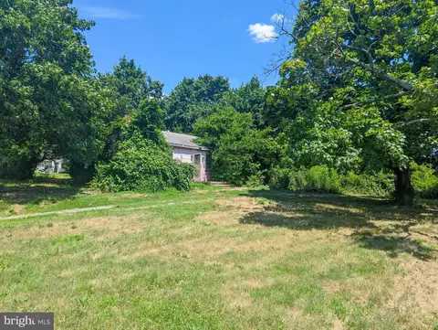1741 Burl Jacksonville, Bordentown, NJ 08505