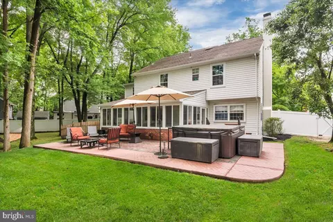 6 Whitechapel Ct, Mount Laurel, NJ 08054