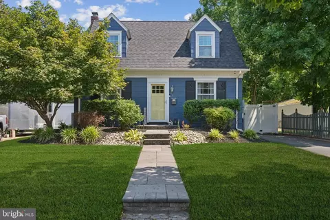 214 E 4th St, Palmyra, NJ 08065