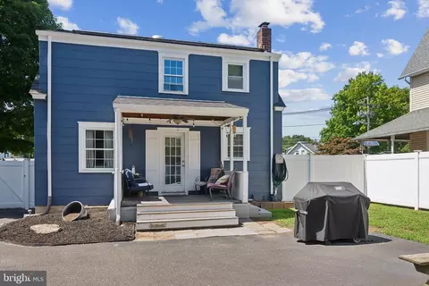 Exterior - 214 E 4th St, Palmyra, NJ 08065 photo 4 of 4